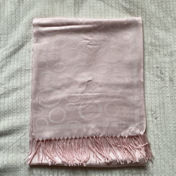 assortment of large scarves. - Picture 2 of 4